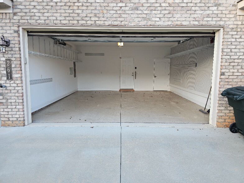 Building Photo - 261 Wrenwood Ct