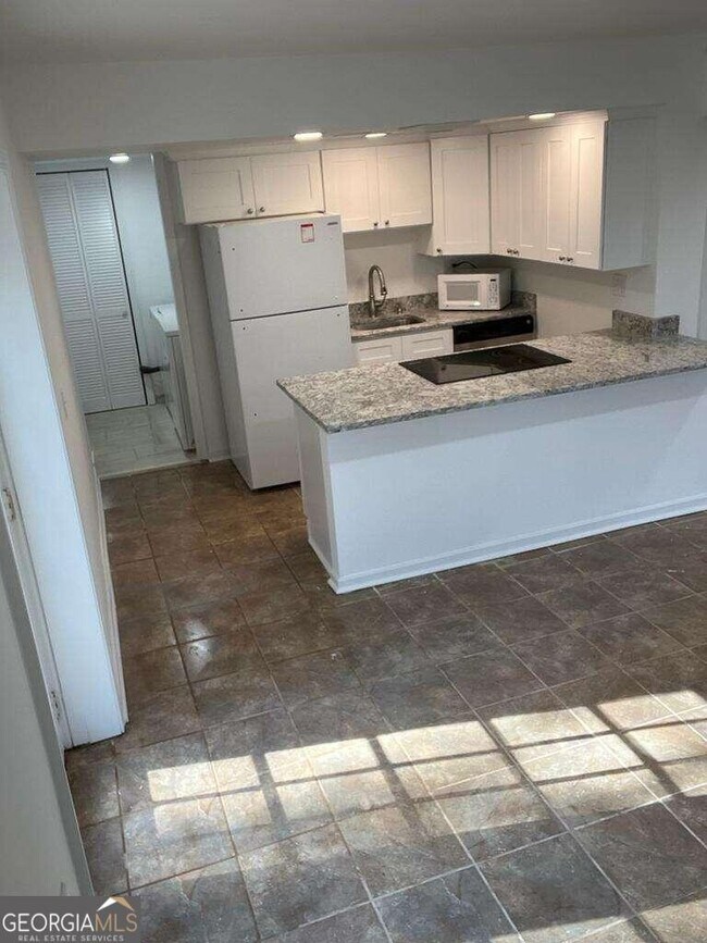 Building Photo - 3246 Mar Lanta Dr