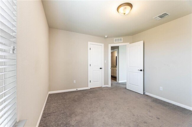 Building Photo - 5413 Traviston Dr