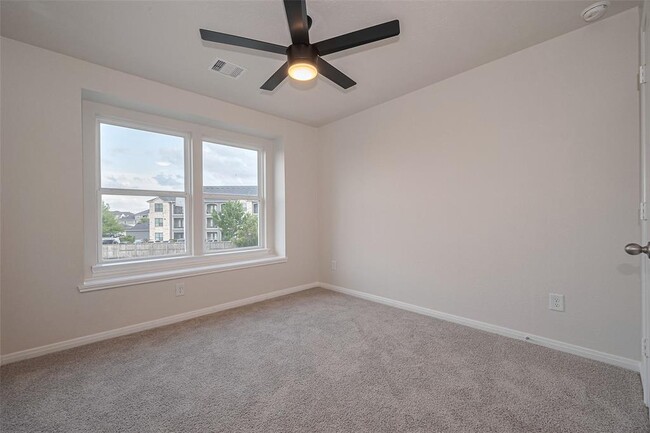 Building Photo - 16360 Oakside Hollow Ln