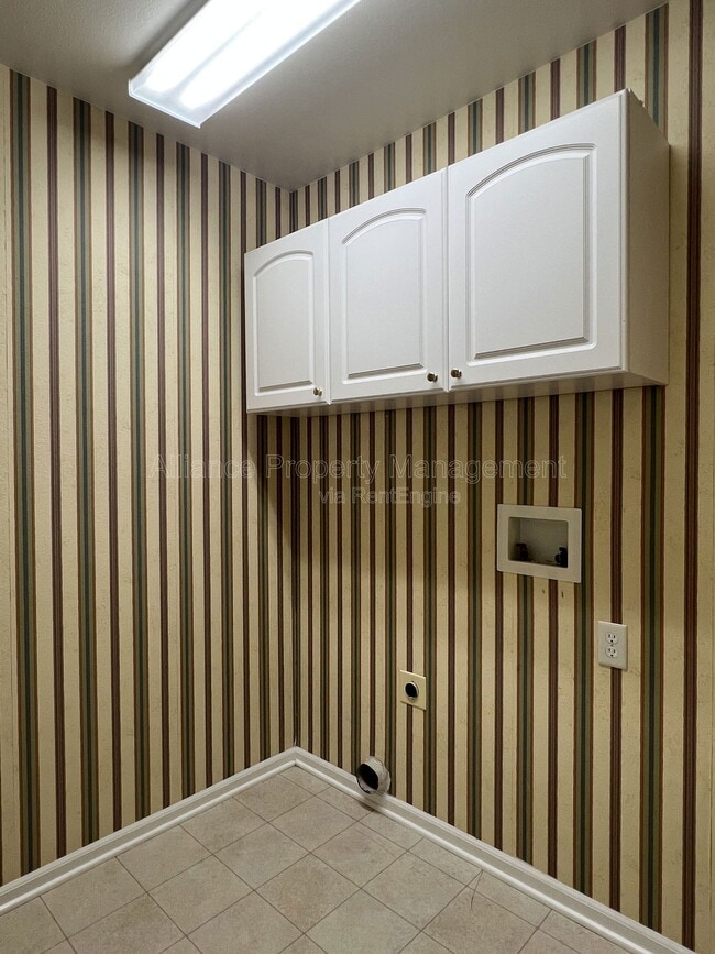 Building Photo - 9083 Musgrave St