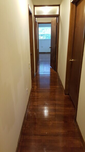 Building Photo - 4167 Marland Dr