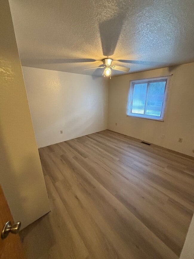 Building Photo - Wonderful Riverside Home in East Missoula