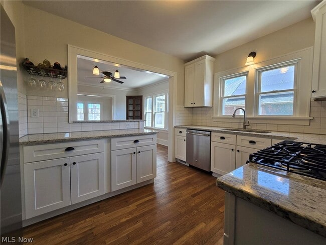 Building Photo - 13839 Clifton Blvd