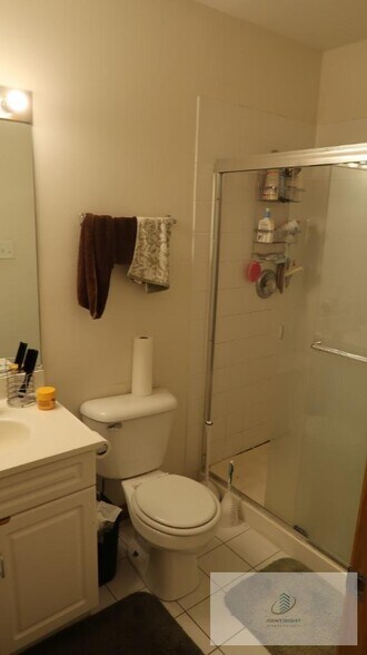 Building Photo - 1446 W Chicago Ave