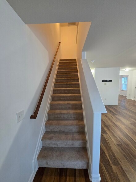 Building Photo - 6522 Ashebrooke Dr