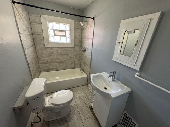 Building Photo - 830-832 Weghorst Street