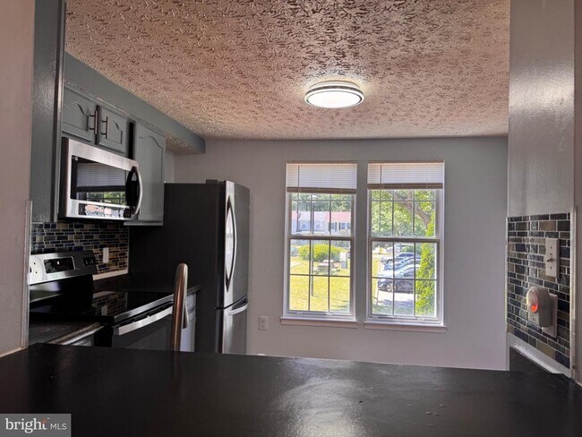 Building Photo - 6917 Villa-Del-Rey Ct