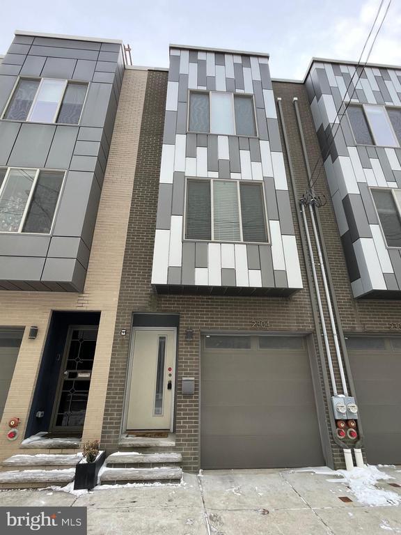 Building Photo - 2304 Alter St