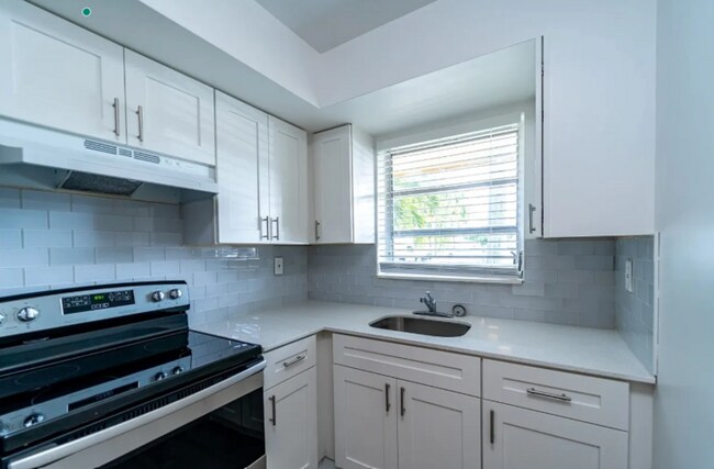 Primary Photo - 4152 SW 24th Ct