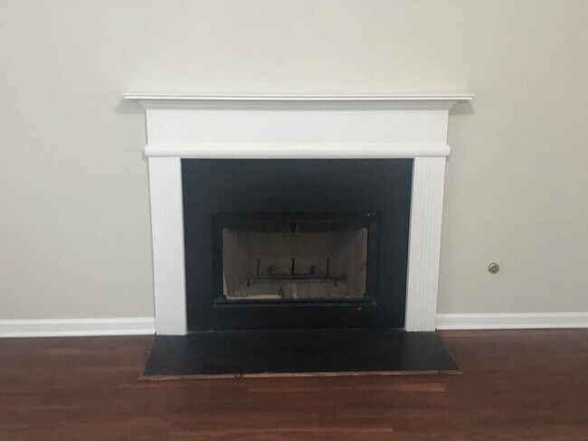 Building Photo - 2107 Creekview Trail