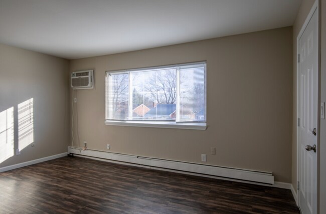 Building Photo - 1778 Goddard Rd