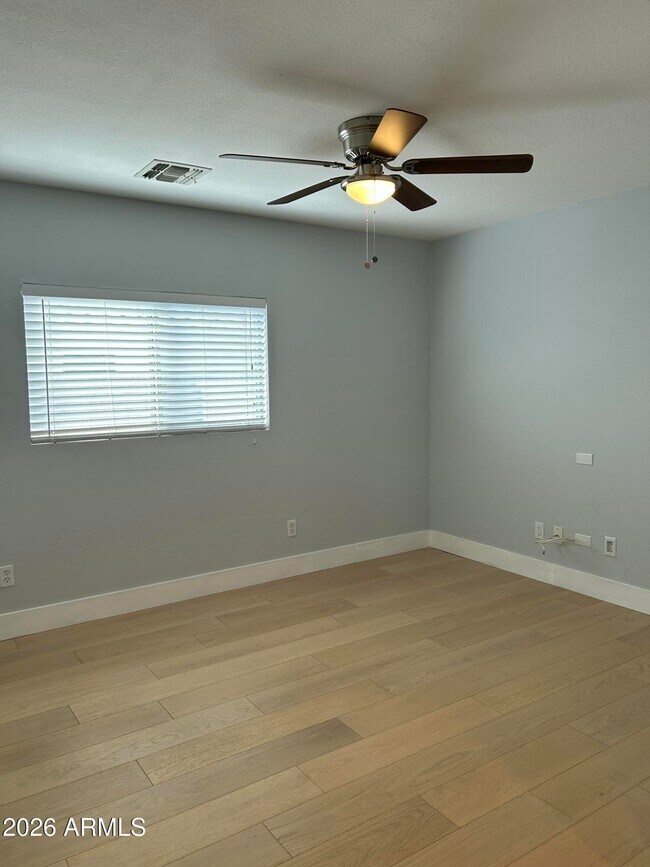 Building Photo - 3216 W Mark Ln