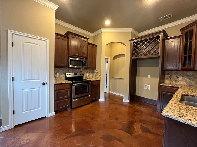 Building Photo - 3 Bedroom Single Family Home