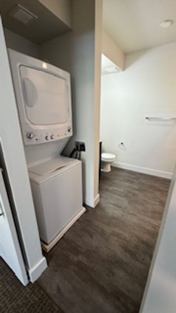 Building Photo - 1 bed 1 bath condo in downtown SLC