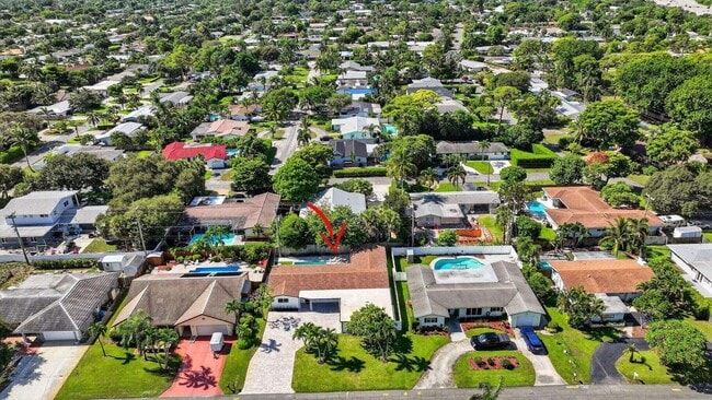 Building Photo - 714 SW 25th Ave