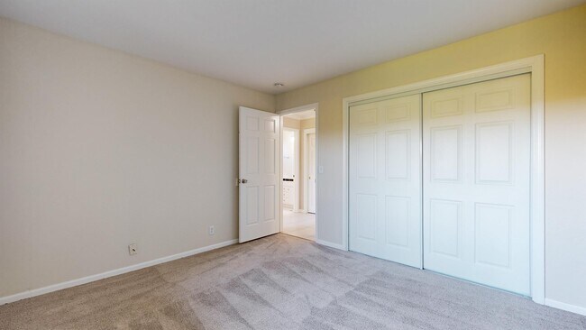 Building Photo - 9168 Eastside Rd