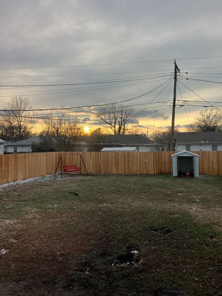 Building Photo - 424 S 69th E Ave