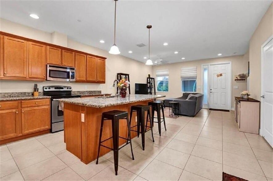 Building Photo - 6249 Bay Club Dr