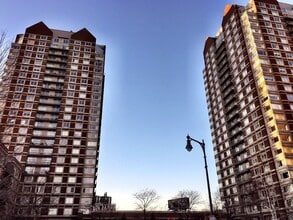 Building Photo - 8-12 Museum Way