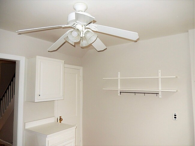 Building Photo - Charming 1 Bed 1 Bath Townhome Style Condo In Historic Arlington Village