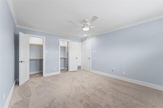 Building Photo - 8118 Albacore Dr