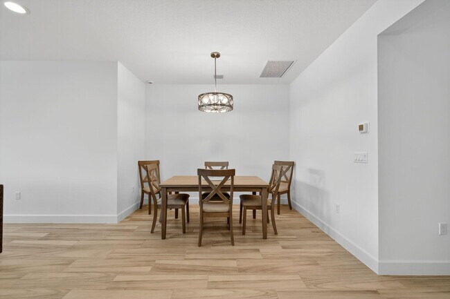Building Photo - 12489 SW Emerald Estuary Ter