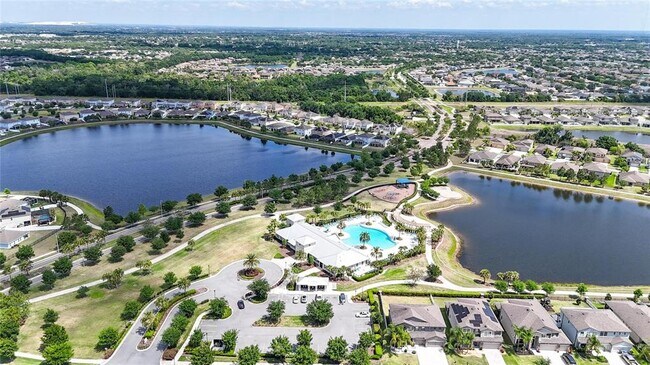 Building Photo - 11176 Leland Groves Dr