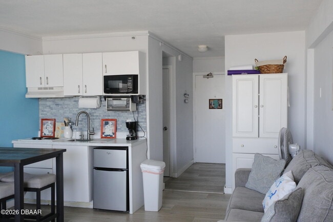 Building Photo - 800 N Atlantic Ave