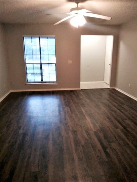 Building Photo - 605 Mt Olive Rd