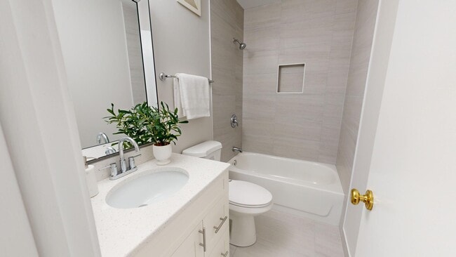 Building Photo - 773 Peninsula Ct