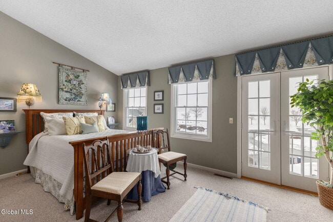 Building Photo - 158 Kaydeross Park Rd