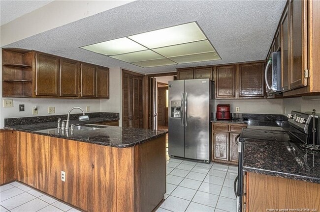 Building Photo - 6821 Thames Dr