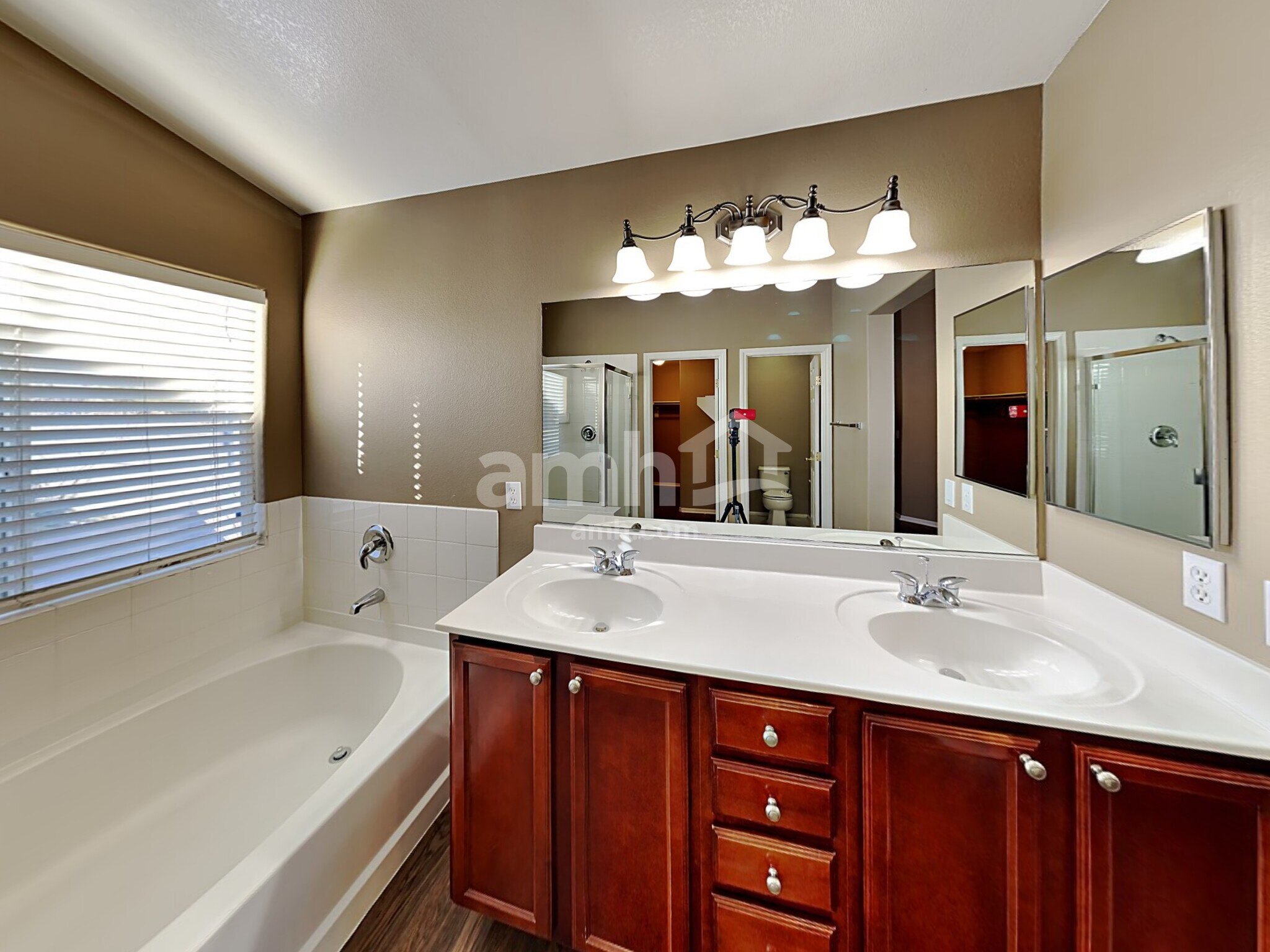 Building Photo - 7947 Dexter Falls St