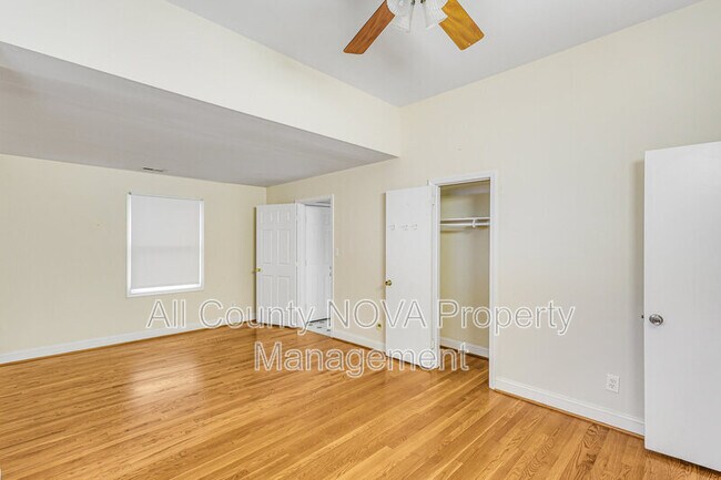 Building Photo - 7412 Marc Dr