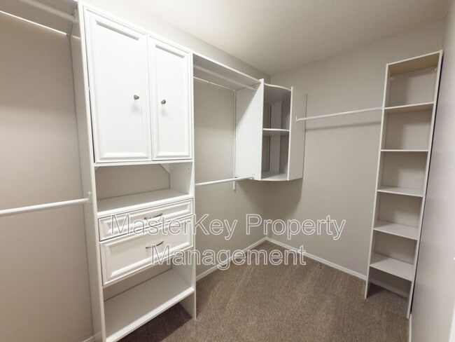 Building Photo - 2915 Skybrook Ln