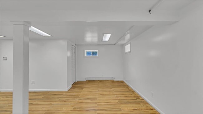 Building Photo - 136 Lee Rd