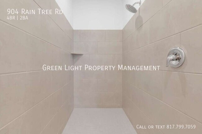 Building Photo - 904 Raintree Rd