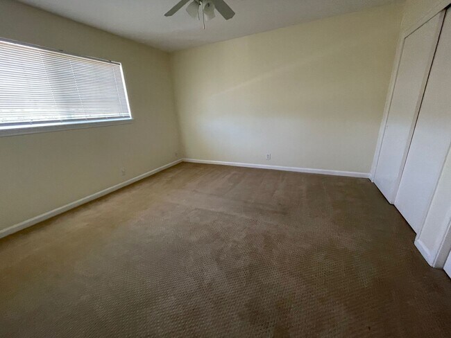 Building Photo - Unit 3