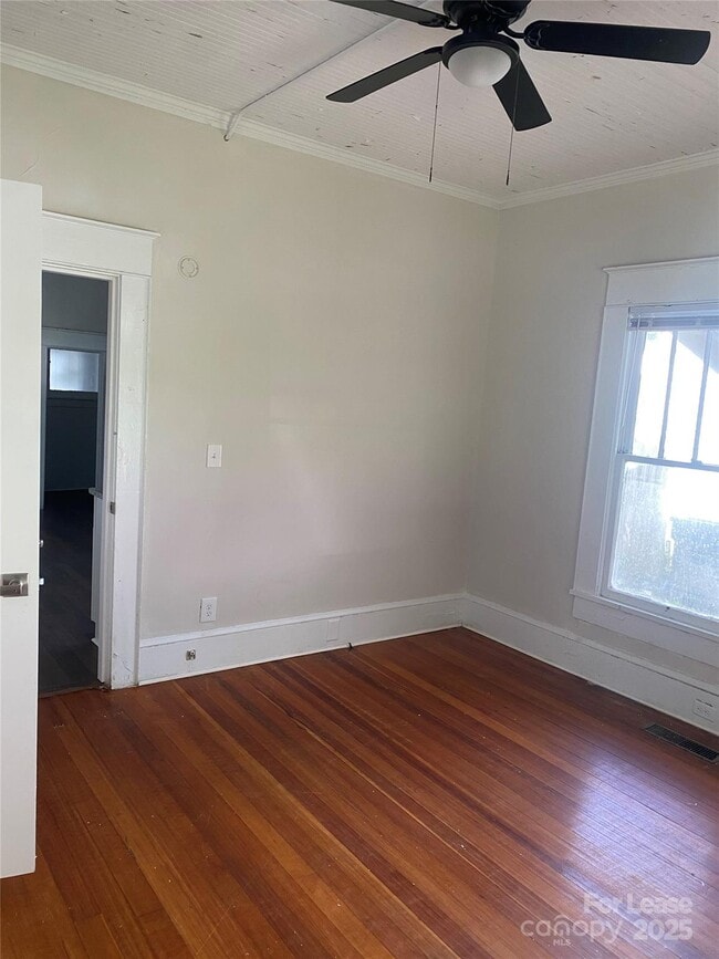 Building Photo - 514 Everette St