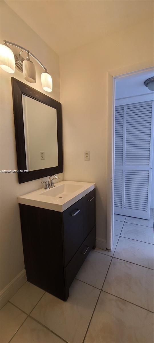 Building Photo - 1540 NE 191st St