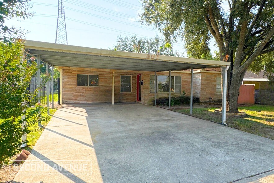 Building Photo - 607 Ahrens St