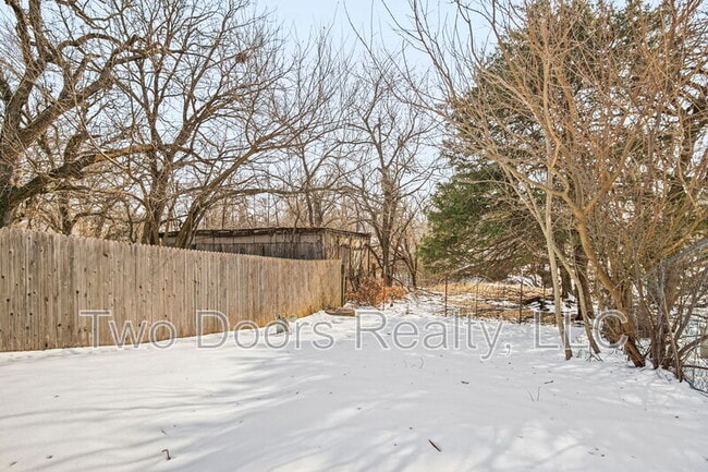 Building Photo - 8910 Oak Valley Dr