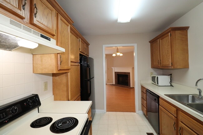 Building Photo - 3852 Sugar Creek Dr