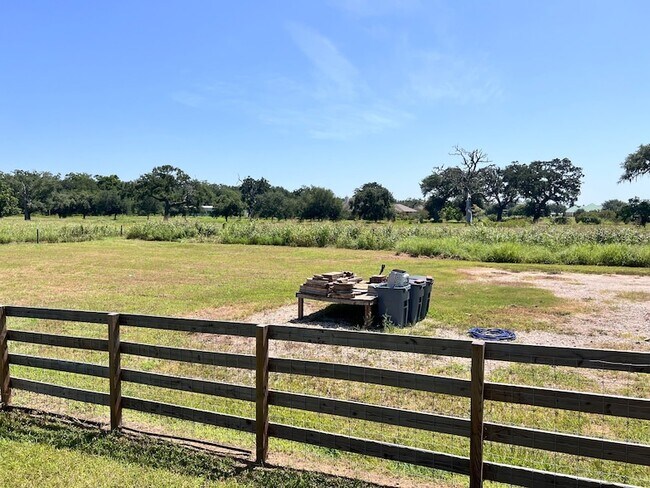 Building Photo - 2502 Majestic Oaks Ct