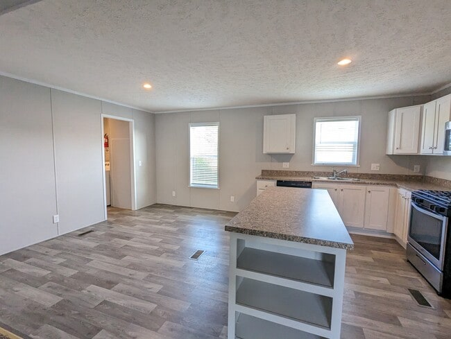 Building Photo - 151 Beech