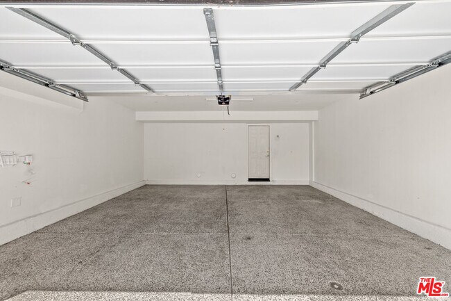 Building Photo - 757 Daniel Freeman Cir