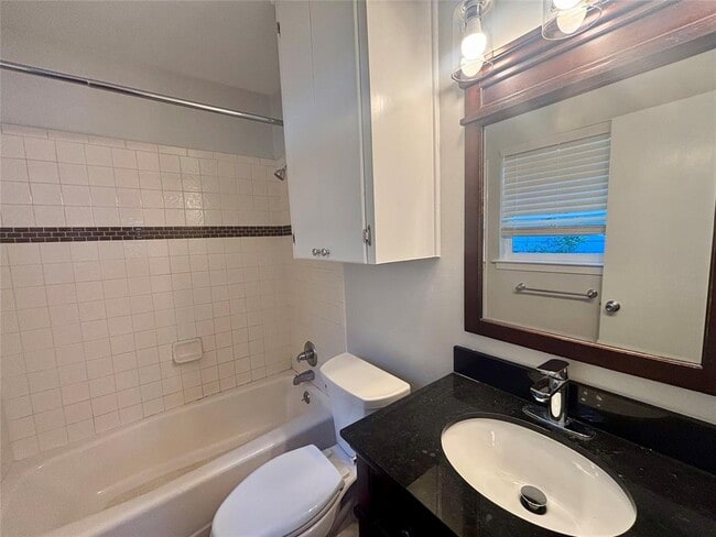 Building Photo - 5408 Sunshine Dr