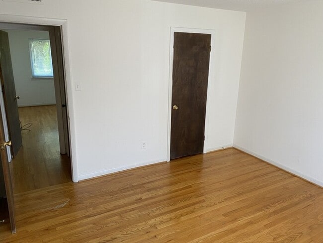 Building Photo - 2318 Champion Ct