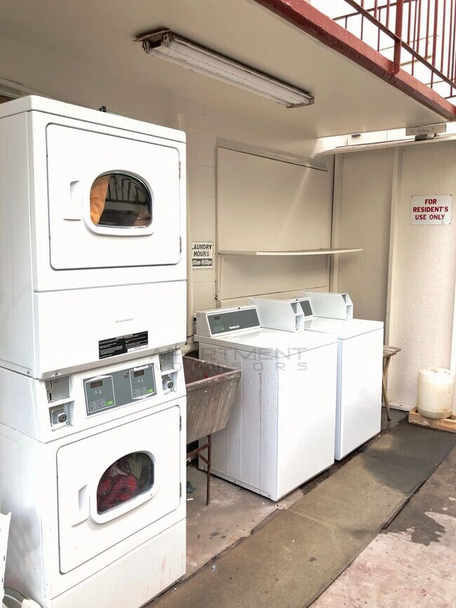 Building Photo - 2541 Kuhio Ave.